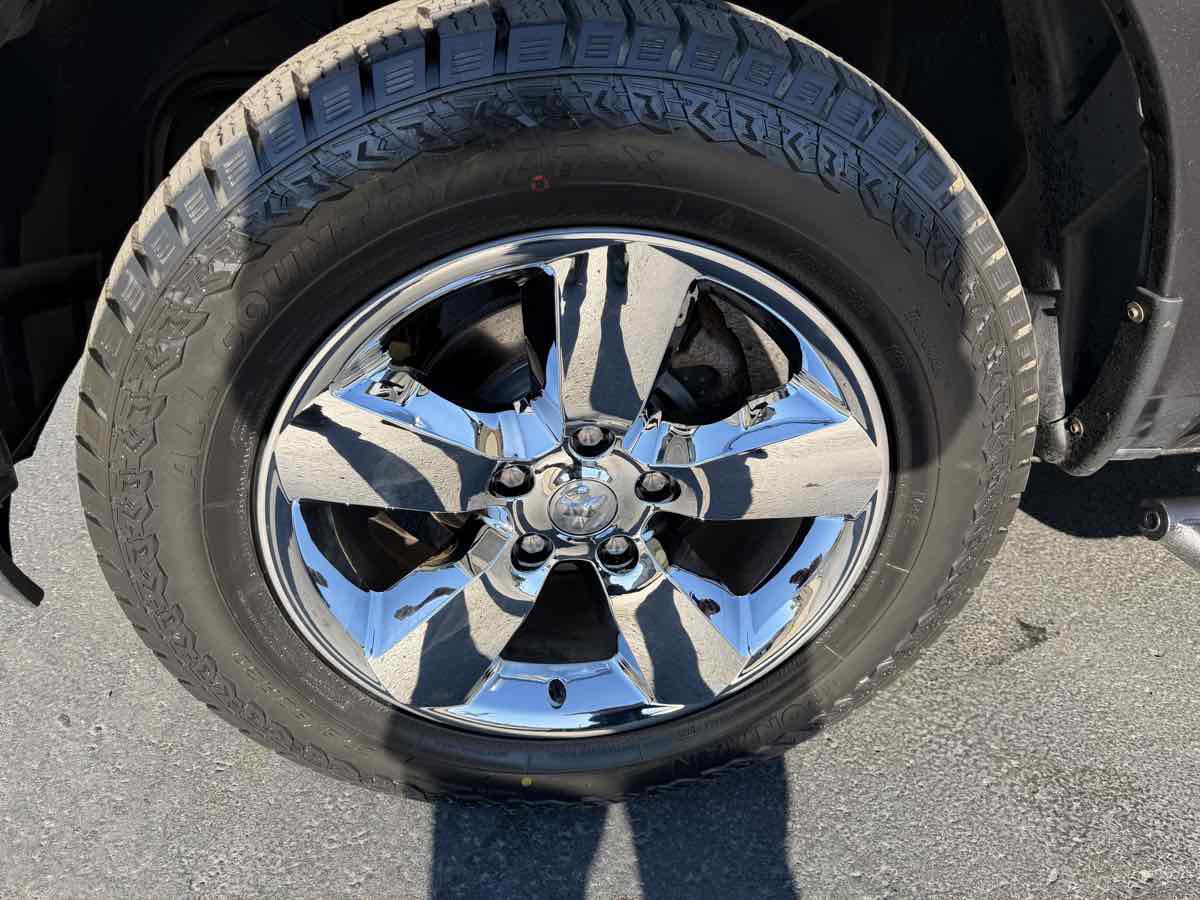 Used 2018 RAM 1500 Classic SLT AWD/4WD image 8