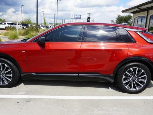 Used 2024 Cadillac Lyriq Sport w/ Nappa Leather Package AWD/4WD image 4