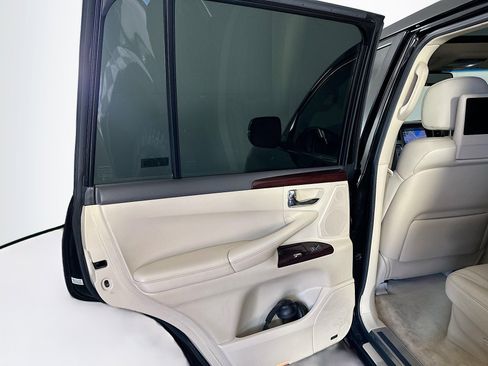 Used 2013 Lexus LX 570 4WD image 27