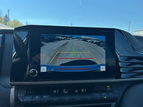 Used 2025 Toyota Camry SE image 20