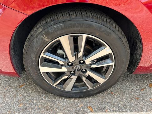 Used 2025 Nissan Versa SV image 27