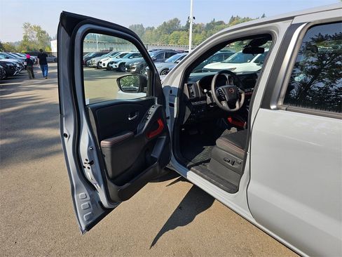 New 2025 Nissan Frontier PRO-4X w/ Interior Protection Package image 17