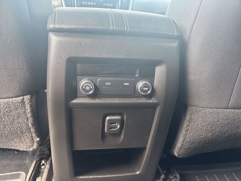 Certified 2023 Chevrolet Traverse LT image 20