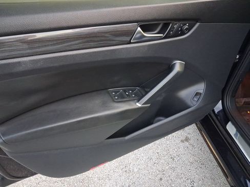 Certified 2021 Volkswagen Passat 2.0T R-Line FWD image 16