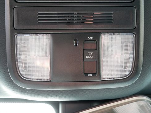 Used 2022 Honda Pilot Sport image 33