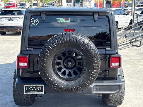 Used 2018 Jeep Wrangler Unlimited Sport S AWD/4WD image 6