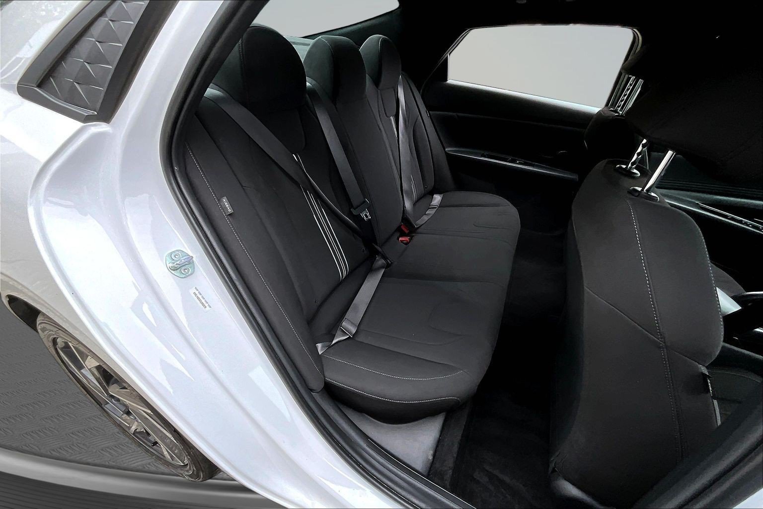 Used 2025 Hyundai Elantra Sport FWD image 22