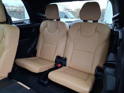 Used 2016 Volvo XC90 T6 Momentum w/ Protection Package Plus image 14