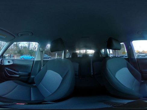 Used 2025 Kia Soul LX w/ LX Technology Package image 40