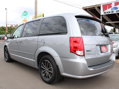 Used 2015 Dodge Grand Caravan SE w/ Quick Order Package 29E SE FWD image 4