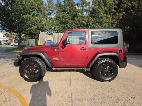 Used 2012 Jeep Wrangler Sport AWD/4WD image 2