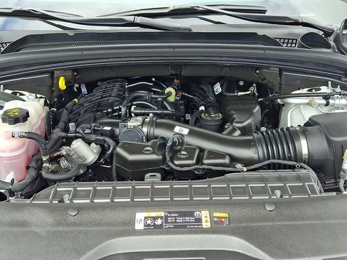 Used 2023 Jeep Grand Cherokee L Limited AWD/4WD image 31