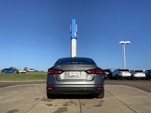 Used 2025 Nissan Altima 2.5 SV FWD image 10