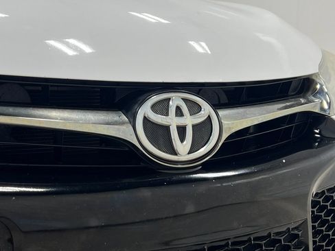 Used 2016 Toyota Camry SE FWD image 37