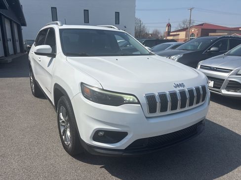 Used 2019 Jeep Cherokee Latitude Plus w/ Comfort/Convenience Group image 7