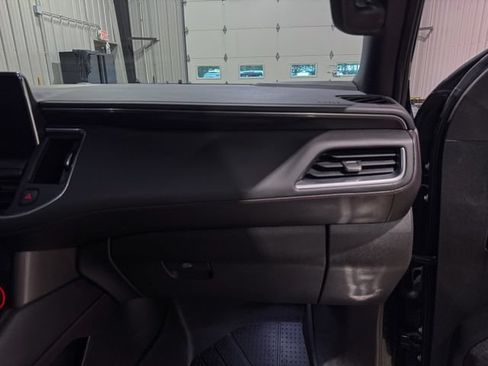 Used 2021 Chevrolet Tahoe RST w/ Luxury Package AWD/4WD image 28