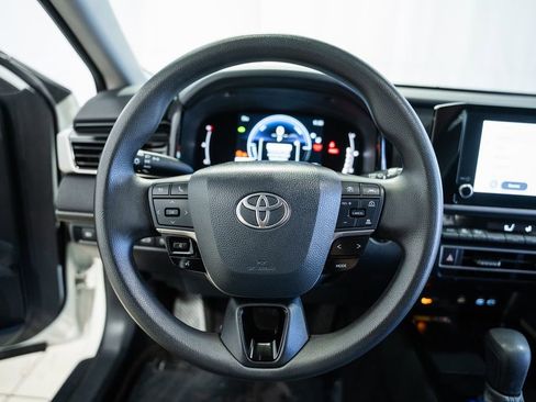 Used 2025 Toyota Camry LE FWD image 28