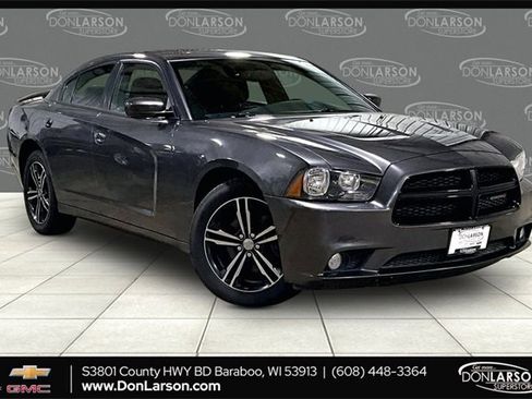 Used 2014 Dodge Charger SXT image 1