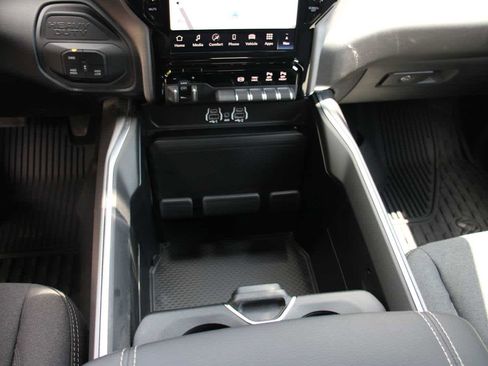 New 2025 RAM 2500 Big Horn image 36