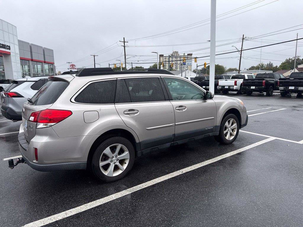 Used 2014 Subaru Outback 2.5i Limited AWD/4WD image 5