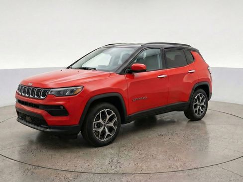 Used 2025 Jeep Compass Limited AWD/4WD image 3