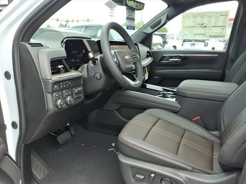 New 2026 Chevrolet Tahoe High Country w/ Sun And Tow Package AWD/4WD image 9