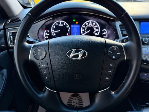 Used 2013 Hyundai Genesis 3.8 RWD image 26