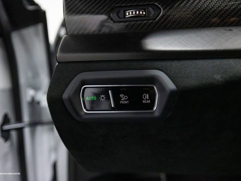 Used 2023 Lamborghini Urus Performante AWD/4WD image 25
