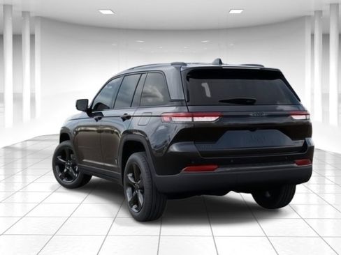 New 2025 Jeep Grand Cherokee Limited w/ Black Appearance Package image 3