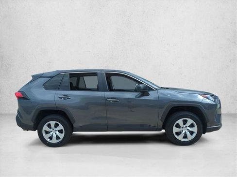 Certified 2022 Toyota RAV4 LE FWD image 4