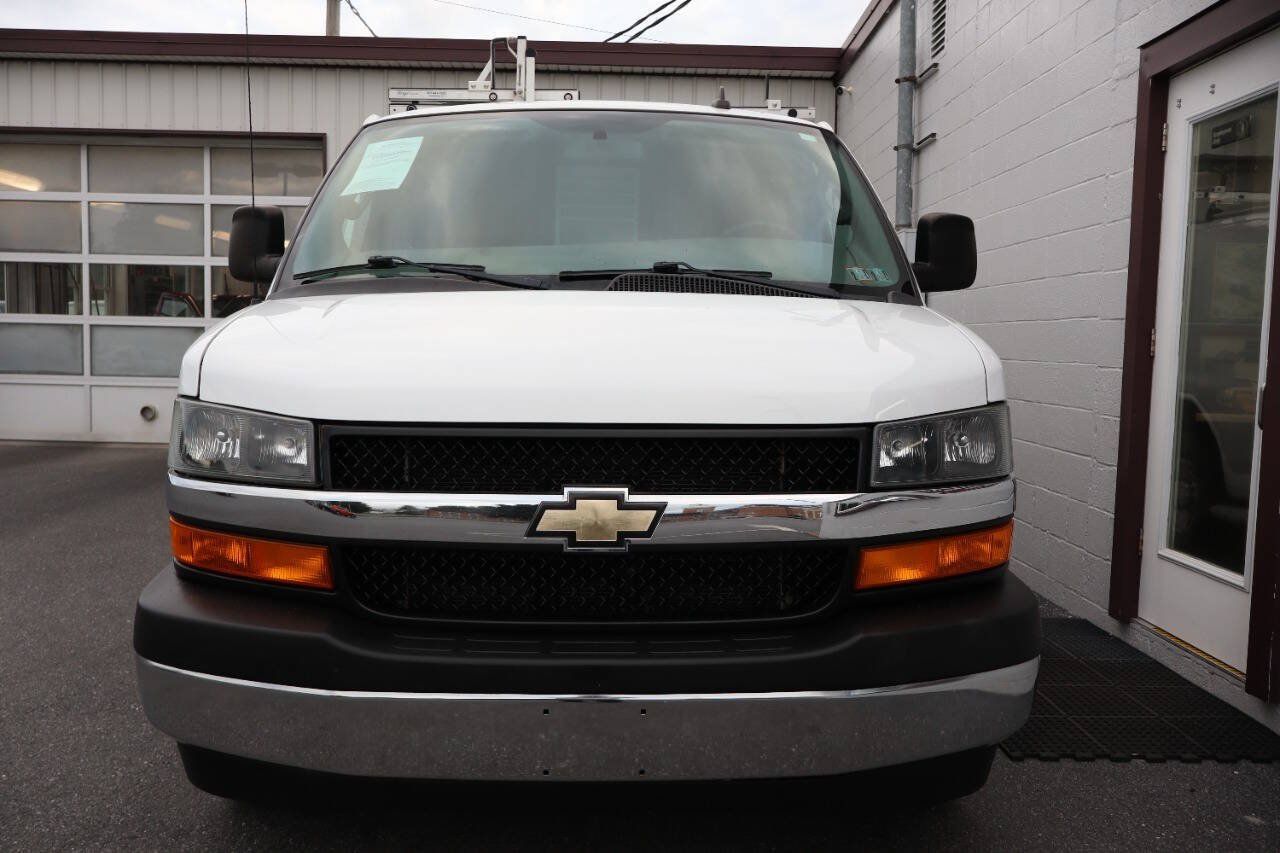 Used 2020 Chevrolet Express 2500 w/ Driver Convenience Package RWD image 2