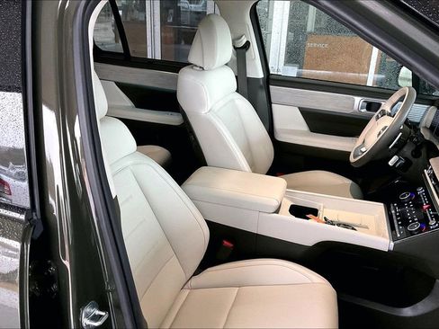 Used 2025 Hyundai Santa Fe Calligraphy image 7