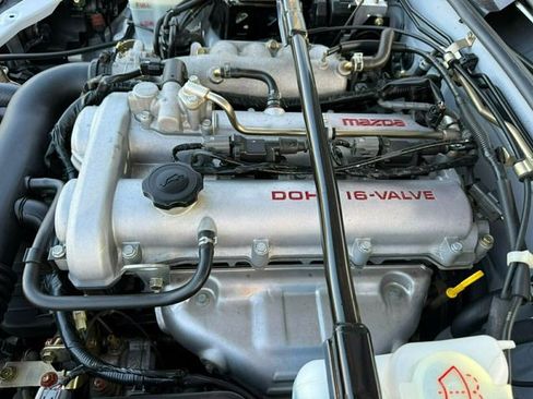 Used 2002 MAZDA MX-5 Miata image 57