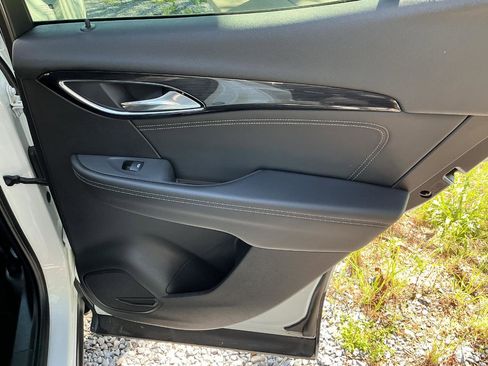 Used 2023 Buick Envision Essence FWD image 20