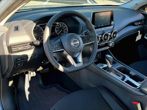 New 2025 Nissan Sentra SR image 8