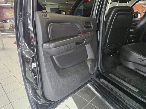 Used 2007 Cadillac Escalade ESV AWD w/ Information Package image 10