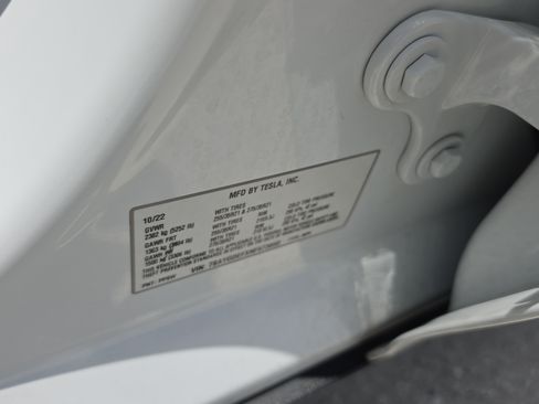 Used 2022 Tesla Model Y Performance AWD/4WD image 32