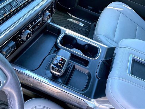 Used 2022 Chevrolet Silverado 1500 LTZ image 17