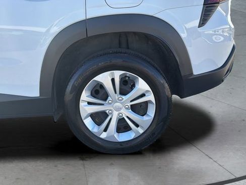 Certified 2024 Chevrolet Trax LS w/ Driver Confidence Package image 27