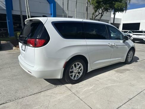 Used 2023 Chrysler Voyager LX FWD image 37