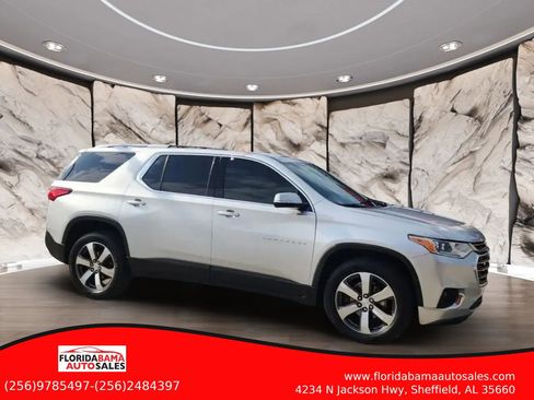 Used 2018 Chevrolet Traverse LT FWD image 1