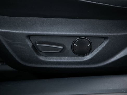 Used 2024 Ford Mustang Convertible image 17