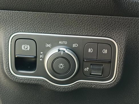 Certified 2026 Mercedes-Benz GLB 250 image 25