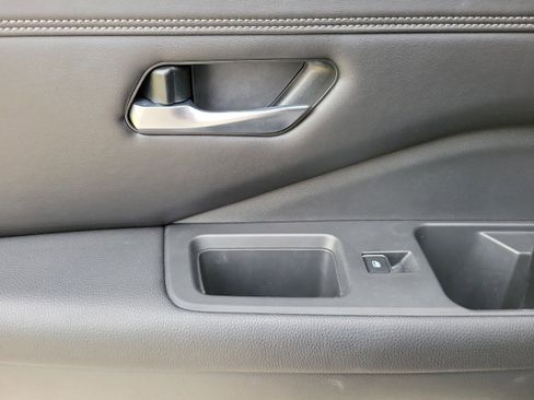 Certified 2022 Nissan Pathfinder Platinum w/ Cargo Package image 23