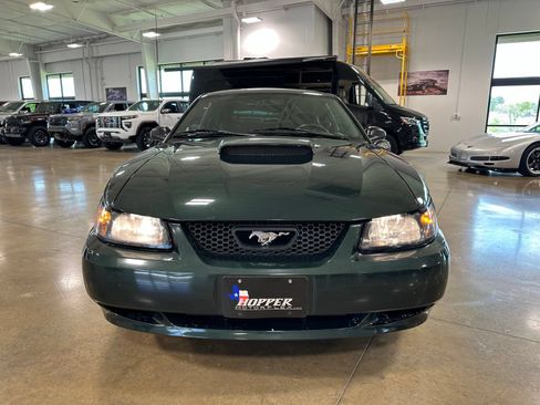 Used 2001 Ford Mustang GT RWD image 2