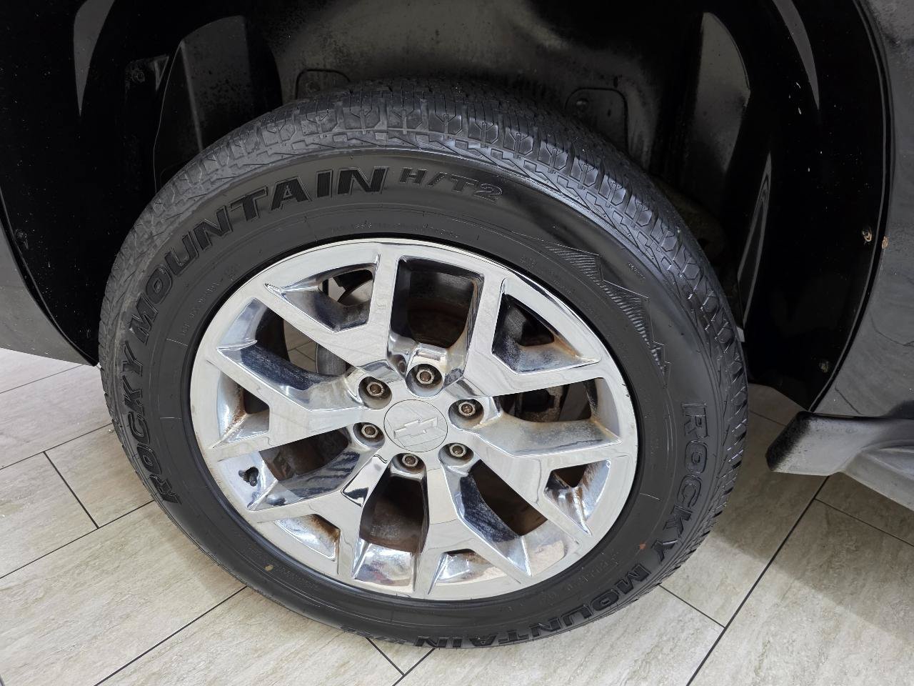 Used 2013 Chevrolet Suburban LT RWD image 39