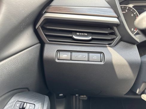 Used 2024 Nissan Altima 2.5 SV FWD image 24