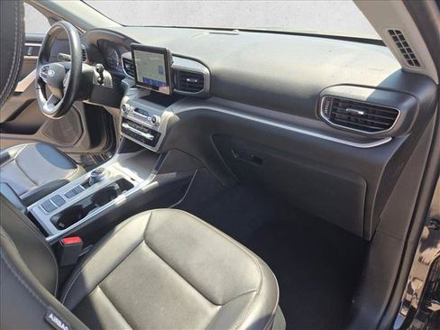 Used 2023 Ford Explorer XLT w/ Equipment Group 202A RWD image 22