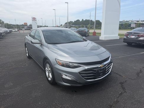 Used 2024 Chevrolet Malibu LT FWD image 3