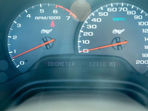 Used 2003 Chevrolet Corvette Convertible w/ Preferred Equipment Group1 image 28